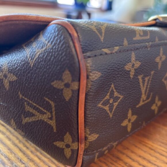 Louis Vuitton Abbesses Messenger Bag Monogram Canvas 2008 - Picture 10 of 11
